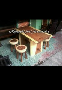 Meja_Makan_Unik_Kayu_Trembesi