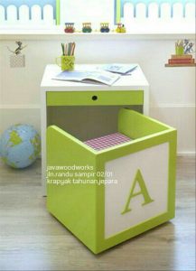 meja_belajar_kecil_unik
