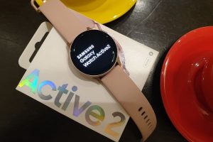 Foto-smartwatch-terbaik-yang-bisa-membuat-gaya-anda-semakin-keren-4