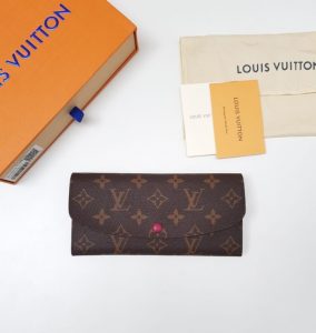 foto-dompet-branded-wanita-yang-bagus-dan-berkualitas-8
