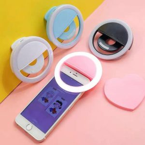 foto-ring-light-yang-bagus-untuk-penerangan-saat-video-conference-9